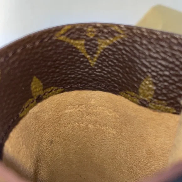 Authentic Louis Vuitton glasses case with lens cleaner and COA - Picture 8 of 9